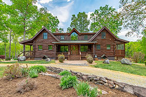 Log HOme on Acreage for Sale in VA